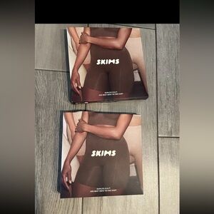 SKIMS Mica and Onyx Seamless Sculpt Shorts M